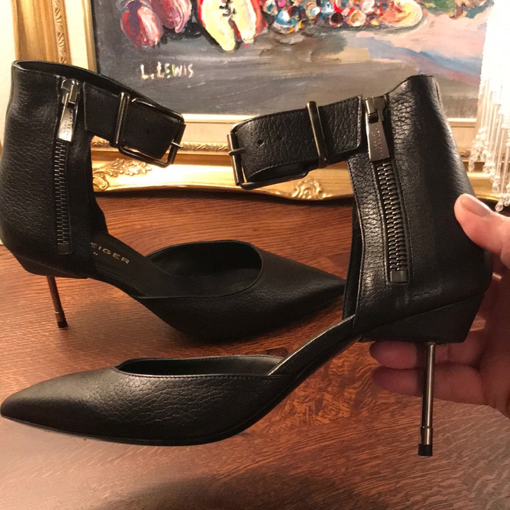 Kurt Geiger London Black Pebbled Leather Cigarette Heels NWT Size 37